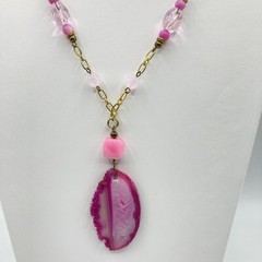 Gold Tone Glass Bead Hot Pink Geode Style Pendant Necklace Toggle Closure 24″