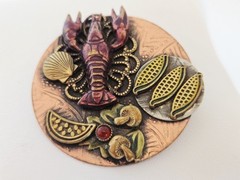 VTG Artisan Lobster Feast Seafood Platter Brass Copper Enamel Pin – 1 1/2″ Diam