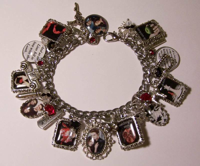 Twilight Books Charm Bracelet Hand Crafted Glass Dome