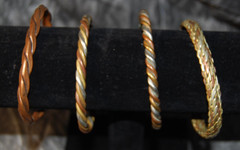 Lot of 4 Vintage 70s Twisted Mixed Metal Cuff Bracelets Copper Brass Silver Tone
