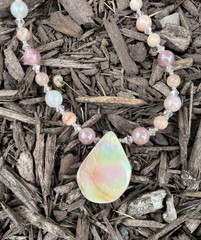 Shell Pendant Necklace w/Sunstone, Rhodochrosite & Pink Crystals 19.5” Boho NICE