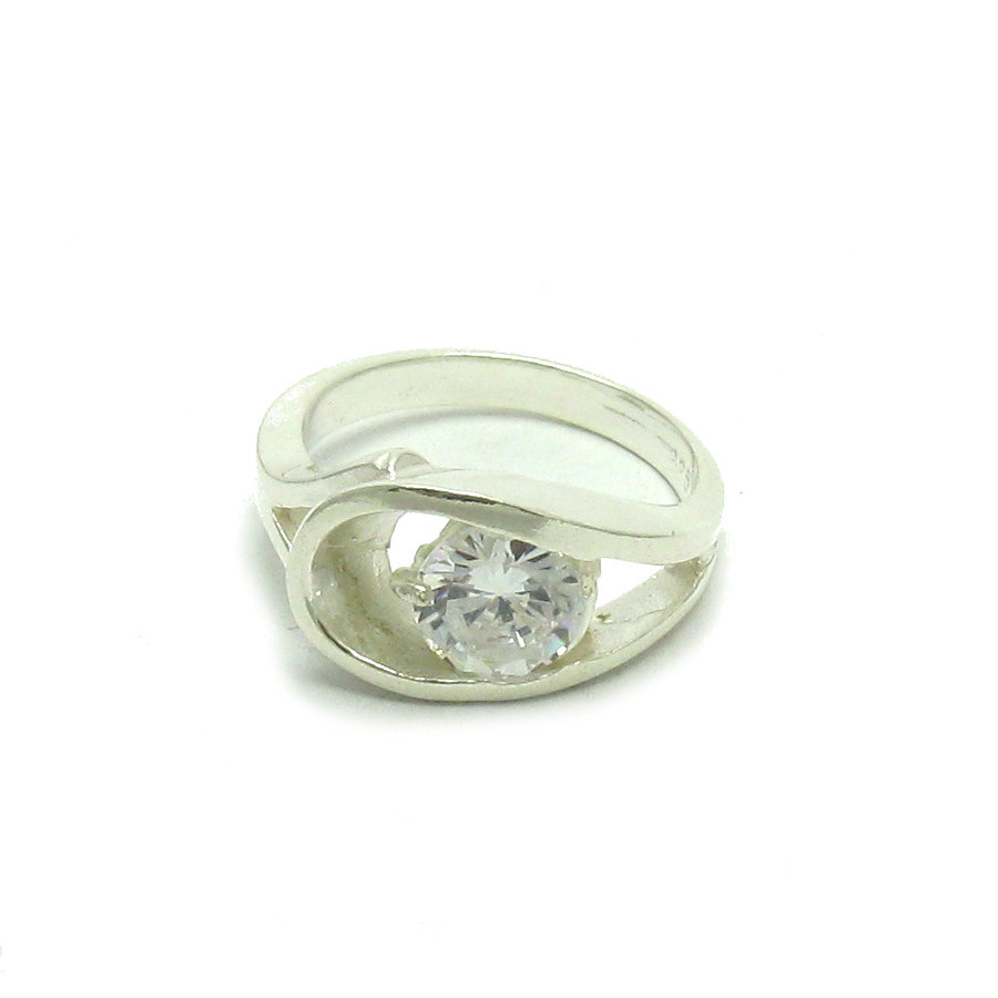 Stylish Handmade Sterling Silver Ring Hallmarked 925 With 7mm Cubic Zirconia