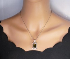 9 CT Large Peridot Necklace – Gemstone Royal Flower Pendant – 18kgp @ Sterling