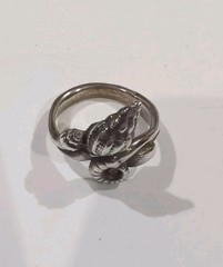 Vintage 8.5 Size Sterling Silver Shell Ring