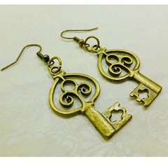 Fantasy Steampunk Antique Brass Lucky KEY Charms Lightweight Dangle Earrings NEW