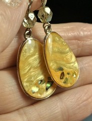 No brand preowned teardrop dangle goldtone earrings yellow design earrings