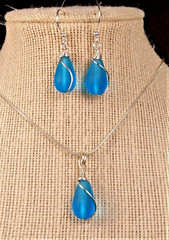 PACIFIC BLUE seaglass petite Teardrop set. Hand wire wrapped 20″ chain