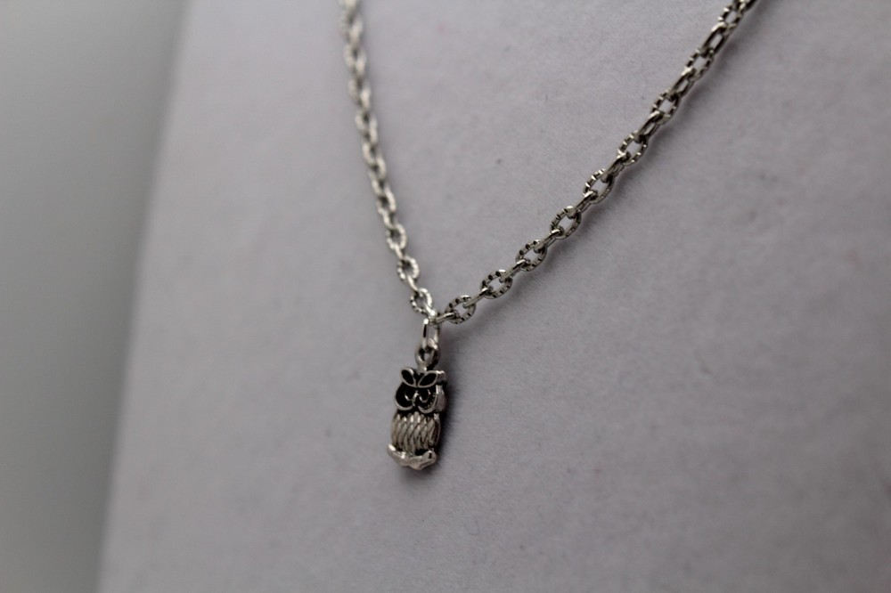 Handcrafted 21″ silver chain .5 inch length solid owl charm necklace
