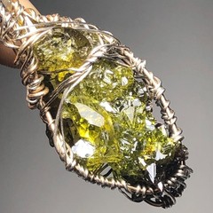 Green Zincite Crystal Pendant (z2496)