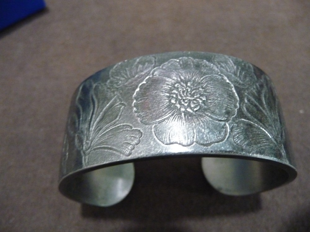 SALISBURY PEWTER CUFF/BRACELET FROM THE BILTMORE HOUSE IN ORIGINAL BOX