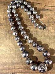 RETRO 24″ HAMMERED & POLISHED GRADUATED «PUFFY» BALL BEAD NECKLACE, BOHO