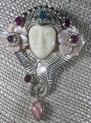 Sajen Sterling Silver Goddess Face Ruby Mother Of Pearl Pendant Brooch Pin