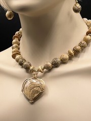 GOLD WIRE WRAPPED PICTURE JASPER HEART PENDANT NECKLACE EARRING SET