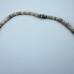 Vintage Hawaiian Puka Shell Surfer Necklace 16.25” Barrel Clasp
