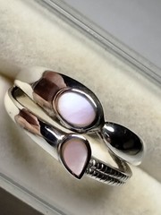 CUTE MOP INLAYS IN TRENDY STERLING SILVER.925 RING SIZE 6.5-6.75