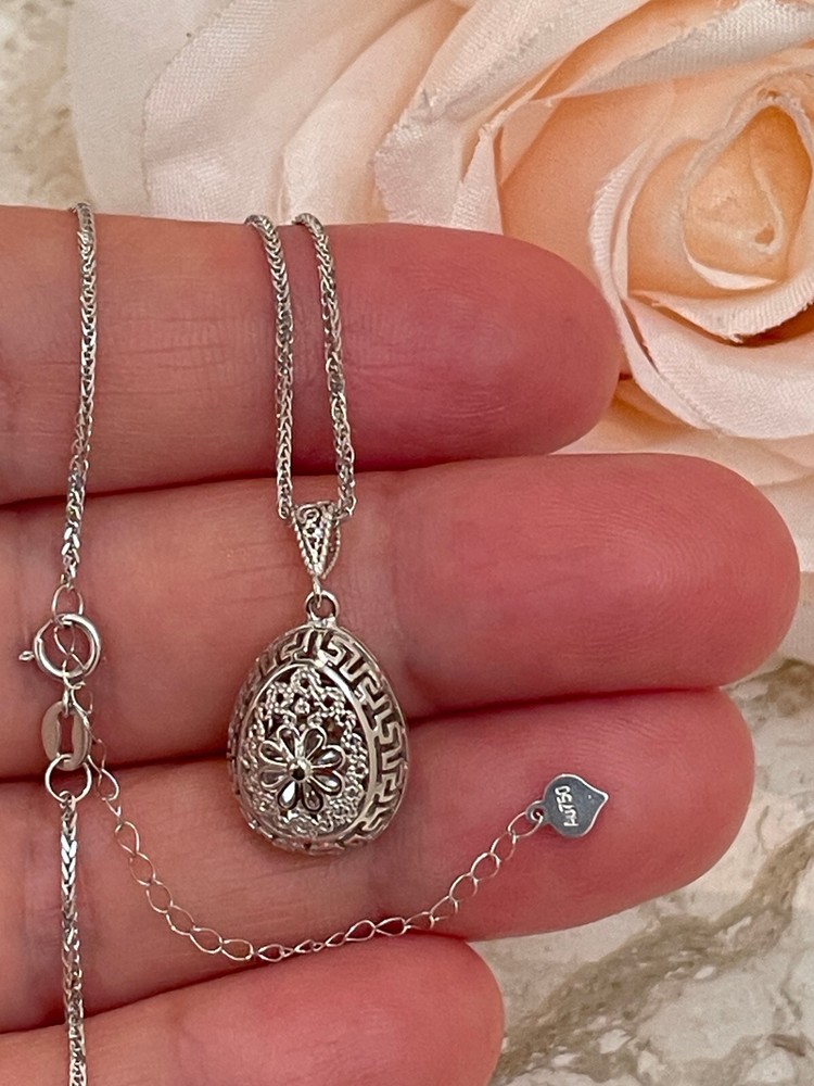18kt Pierre Lorren Faberge Egg Style 2 carat Diamond Solitaire Necklace Pendant