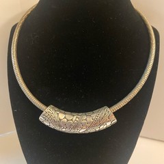 Silver-Tone Sculpted Collar Necklace – Women Jewelry