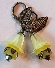 YELLOW ACRYLIC FLOWER faceted CRYSTAL earring BRONZE LEVER BACK FGG