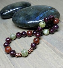 Multicolor Garnet Bead Bracelet Stretchy Red Orange Green Gemstones 6.75″