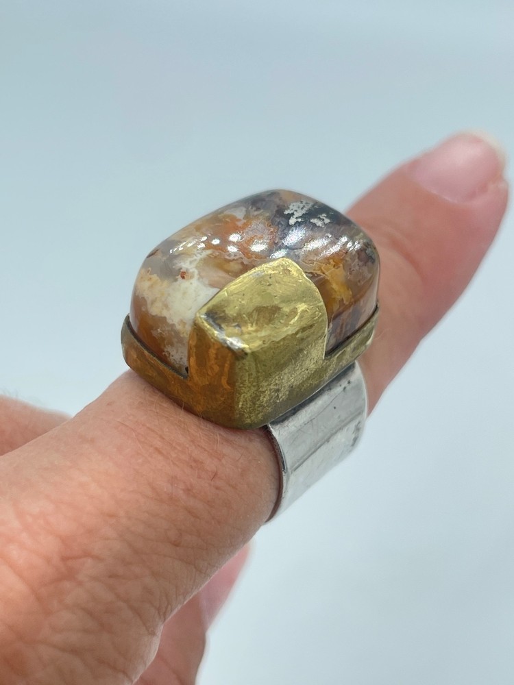 Brutalist Mixed Metal Agate Cocktail Ring 925 Silver Hammered Brass Band Size 7