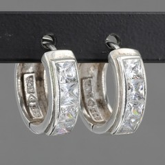 Retired Silpada Sterling Silver Princess Cut CZ 3/4″ Hinged Hoop Earrings P1734