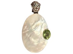 925 Sterling Silver Real Mother-Of-Pearl & Peridot Gem Oval Pendant Lg Statement