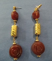 Avon Boho Dangle Earrings Red Agate Beads Gold Tone Geometric Rectangle Pierced