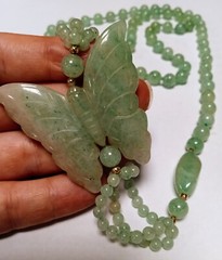 LONG JADE BEADED HAND-KNOTTED BUTTERFLY NECKLACE VINTAGE 34″