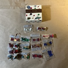 Box Of Vintage Gem Pebbles Green Blue Red Gems Googly Eyes Etc. As Is INV-JDJ29
