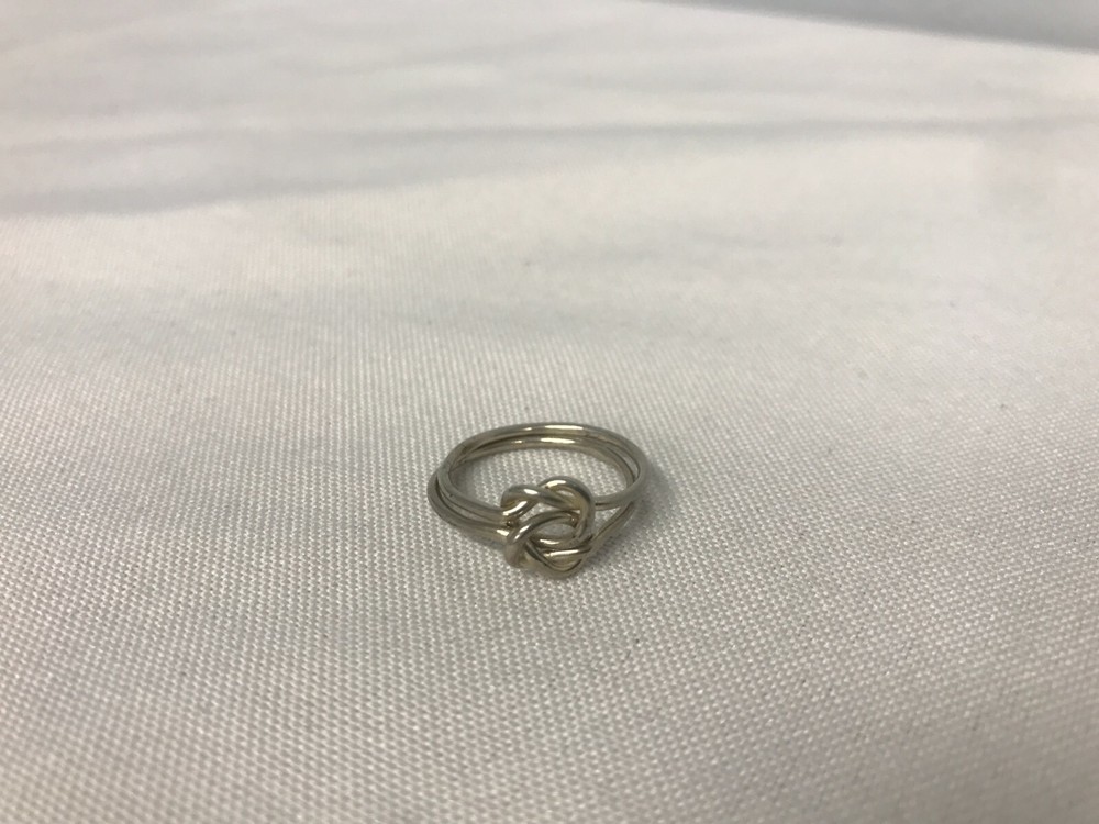 VINTAGE ARTISAN HAND MADE STERLING DOUBLE INTERLOCKING KNOT LOOP RING SIZE 5 3/4