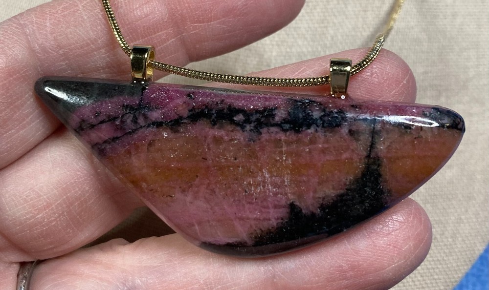 Rhodonite Pendant 68 X 27 X 6 mm, 20″ 24 KGB Gold Chain BP-58