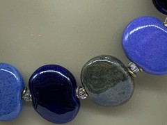 VINTAGE GLASS OR STONE BLUE GREEN FLAT STRING STRAND NECKLACE