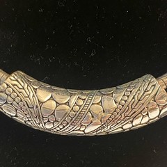 Silver-Tone Sculpted Collar Necklace – Women Jewelry