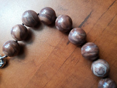 COLLECTIBLE* HAND-MADE * GENUINE STONE NECKLACE – 16 INCHES LONG, 14 MM BEADS