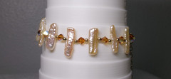 MOTHER OF PEARL STICK & BICONE GLASS BEADED BRACELET 7″ L MAGNET CLASP