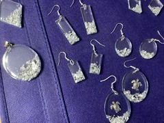 GLITTERING CHUNKS OF SILVER in CLEAR BAR TEAR DIAMOND SHAPES Dangle Earrings