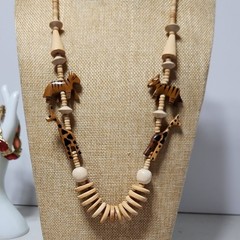 Vintage African Tribal Chunky Beaded Wood Hand Carved Safari Animal Necklace