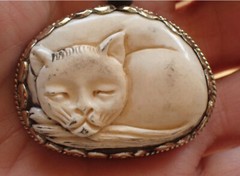 Cat Pendant in Tibetan silver