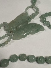 LONG JADE BEADED HAND-KNOTTED BUTTERFLY NECKLACE VINTAGE 34″