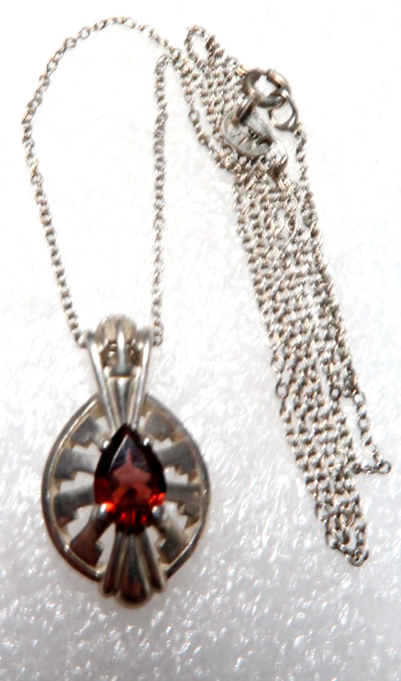 VINTAGE STERLING SILVER GARNET CZ PENDANT NECKLACE