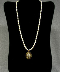 Petoskey Pendant MOP Beads / SET / Miyuki gold glass / 21″ long