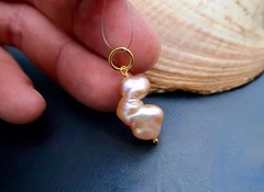 EXOTIC FRESHWATER METALLIC APRICOT IRIDESCENT RAINBOW AAA KESHI PEARL PENDANT