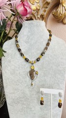 HANDMADE NECKLACE AND EARRINGS FROM NATURAL STONES