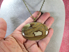 Genuine Polygram Jasper Oval Pendant w/ 24″ Antiqued Brass Tone Cable Chain / G