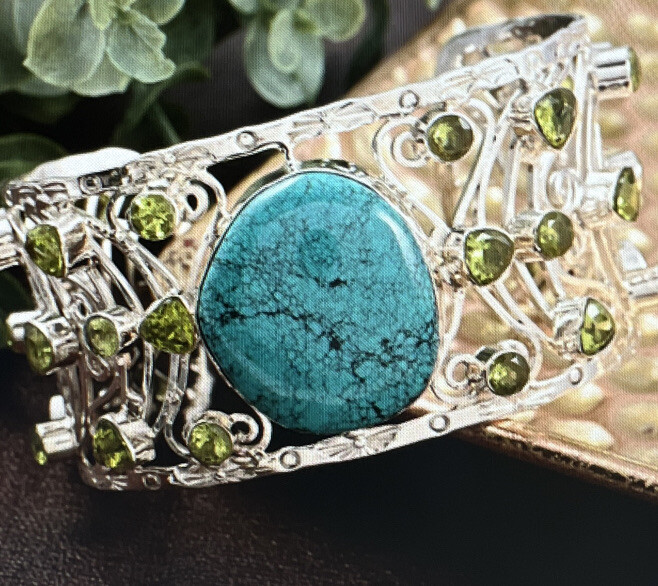 Natural Kingman Turquoise and Peridot Cuff Bracelet in Sterling Silver (7.00 In
