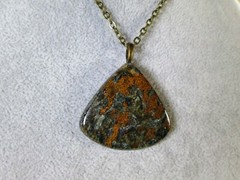 Chesolite Jasper Cabochon Pendant w/ 24″ Antiqued Brass Tone Cable Chain / G