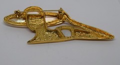 ART DECO STYLE LUCITE GLAMOUR AGE WOMAN IN HAT BROOCH PIN LARGE 3.5″