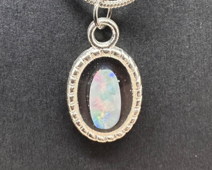 Opal jewelry necklace