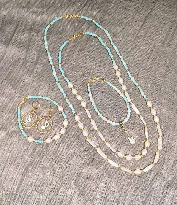 Freshwater Pearls w/gold Findings, & Turquoise Necklace w/bracelets & Earrings