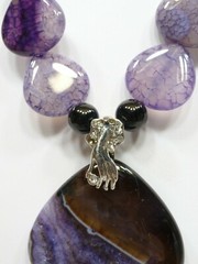 A43) Gorgeous Purple Spiderweb Agate Necklace w/ Black Onyx Beads